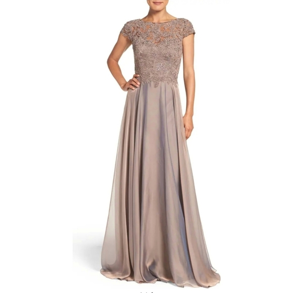 La Femme | Lace & Satin A-Line Gown In Cocoa Size 6 NWT Flawed - Picture 1 of 16